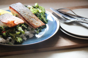 salmon and greens, salmon and healthy greens, healthy dinner, low fat dinner, easy dinner, fish meals, seafood dinner, seafood meals, salmon dinner, salmon and rice, boiled rice, sauteed greens, healthy dinner, easy dinner, the life harvest, food blog,